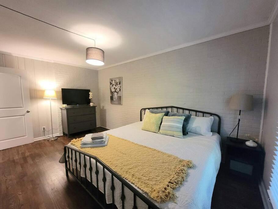 士麦那Refreshed!! Private 4Brms 2 Bath - 2 King Beds!!别墅 外观 照片
